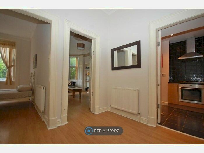 2 Bedroom Flat To Rent In Deanston Drive, Glasgow, G41