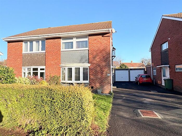 4 Bedroom Semi Detached House For Sale In Ditton Close, Stubbington, Fareham, PO14