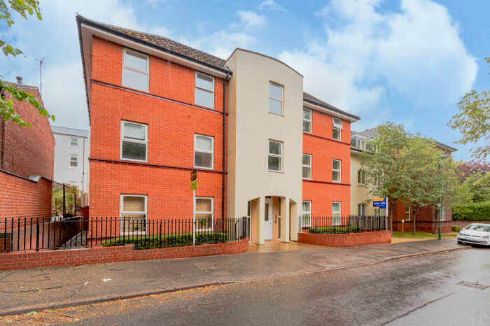 2 Bedroom Flat To Rent In Hamilton Road, Sherwood, Nottingham, NG5