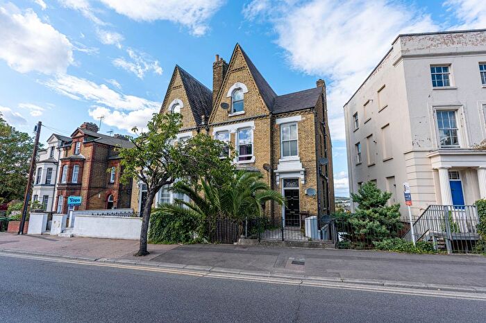1 Bedroom Flat To Rent In New Road, Rochester, ME1