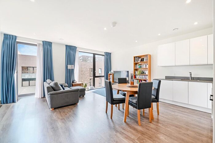 2 Bedroom Flat For Sale In Blair Street, London, E14