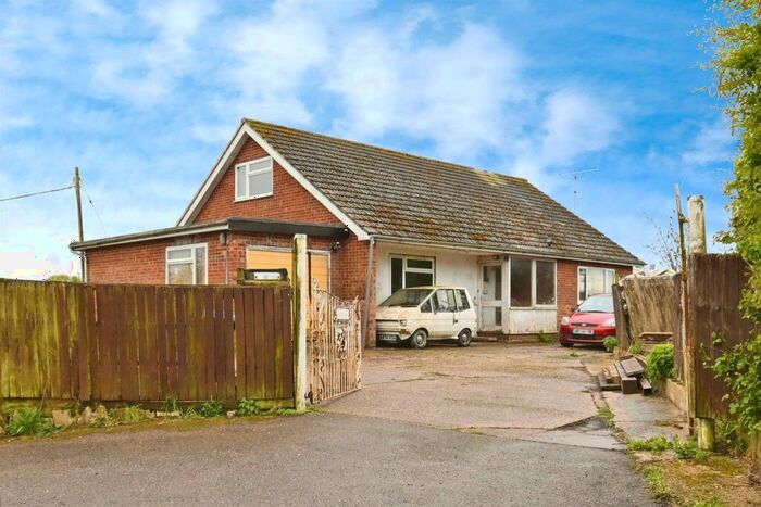 4 Bedroom Bungalow For Sale In Halesworth Road, Linstead, Halesworth, IP19