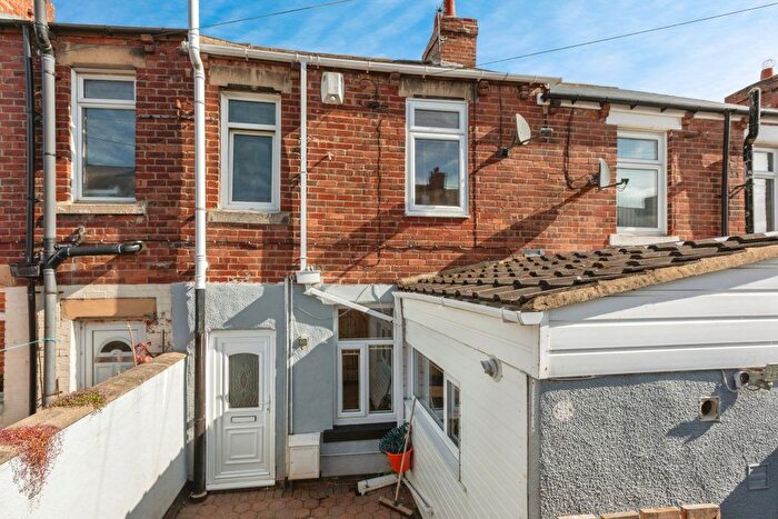 2 Bedroom End Of Terrace House For Sale In North View East, Rowlands Gill, NE39