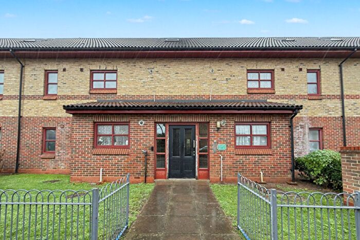 1 Bedroom Flat For Sale In Colchester Road, London, E17