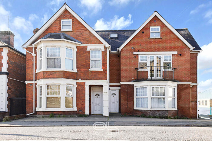 1 Bedroom Apartment For Sale In Victoria Street, High Wycombe, Buckinghamshire, HP11