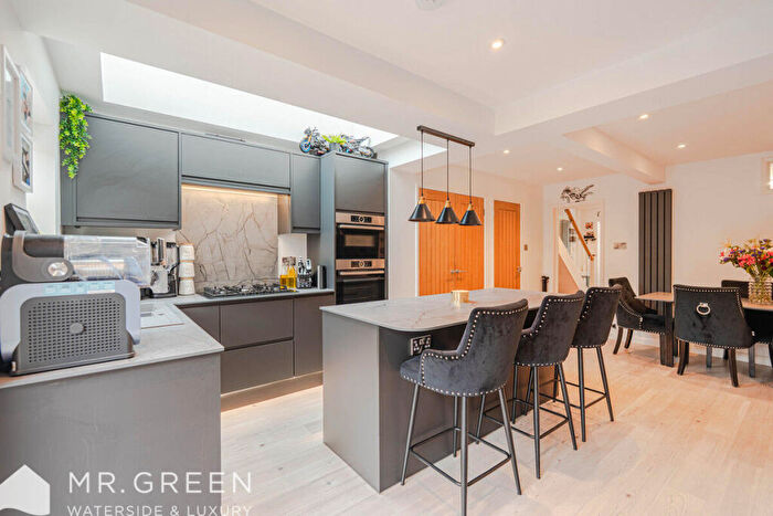 3 Bedroom End Of Terrace House For Sale In Park Gardens, Christchurch, Dorset, BH23