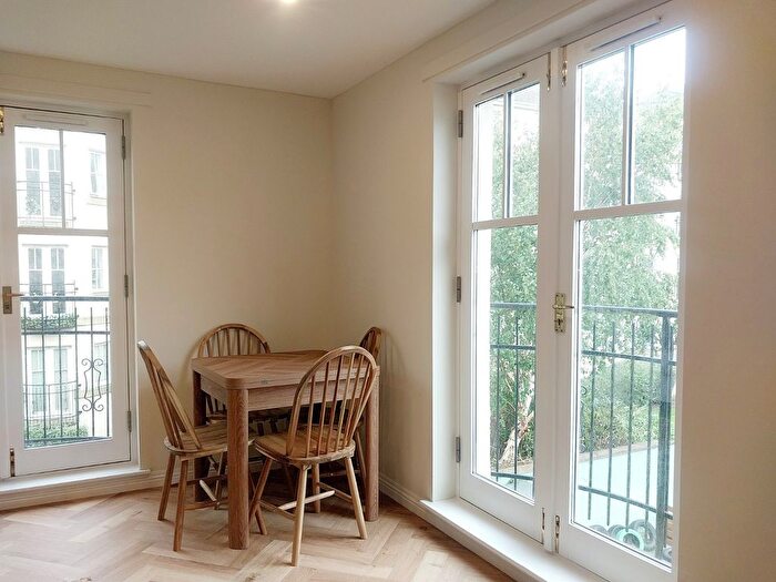 2 Bedroom Flat To Rent In Huntingdon Place, Edinburgh, EH7