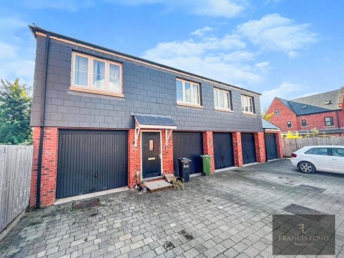 2 Bedroom Flat For Sale In Bosun Close, Exeter, EX2