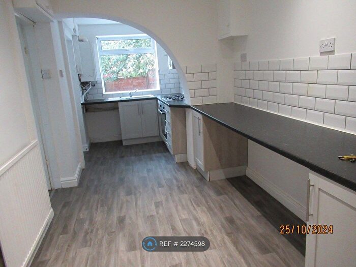 3 Bedroom Semi-Detached House To Rent In Hawthorn Road, Chester, CH4