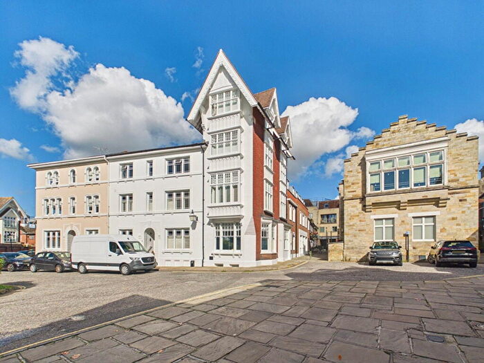 2 Bedroom Flat For Sale In Press House, Market Square, RH12