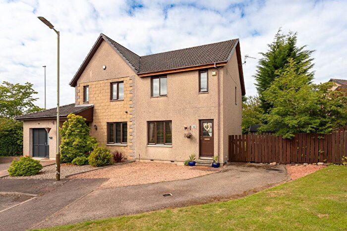 3 Bedroom Semi-Detached House For Sale In Hazelton Way, Broughty Ferry, Dundee, Angus, DD5