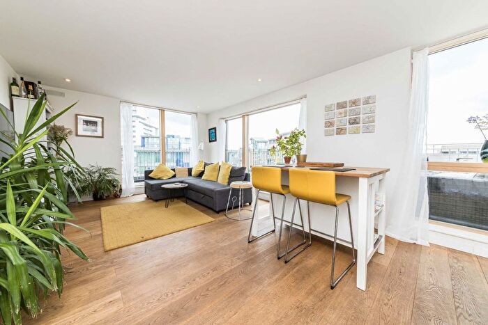 2 Bedroom Flat To Rent In Hardwicks Square, Wandsworth, SW18