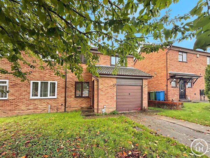 3 Bedroom Semi-Detached House For Sale In Foxgrove, Milton Regis, Sittingbourne, ME10
