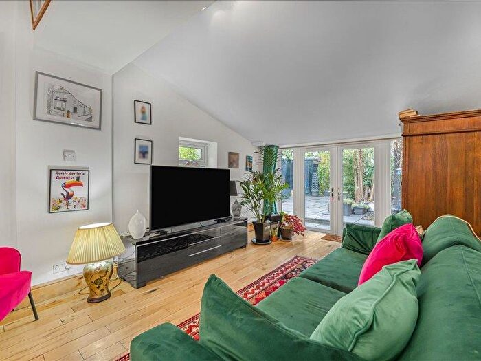3 Bedroom Semi-Detached House For Sale In Partridge Road, Cardiff, CF24