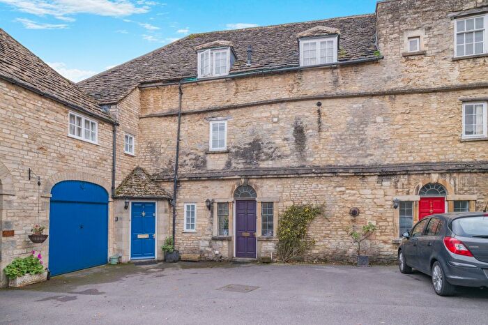 1 Bedroom Flat For Sale In Coxwell Court, Cirencester, Gloucestershire, GL7