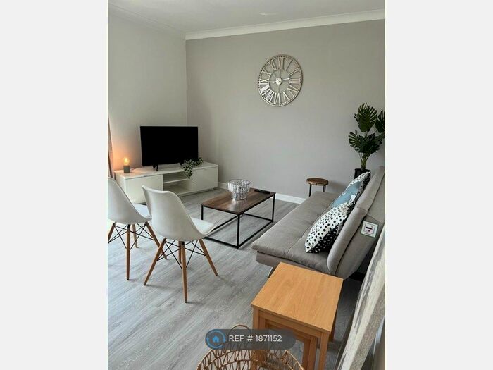 2 Bedroom Flat To Rent In Norcroft Court, Southampton, SO16