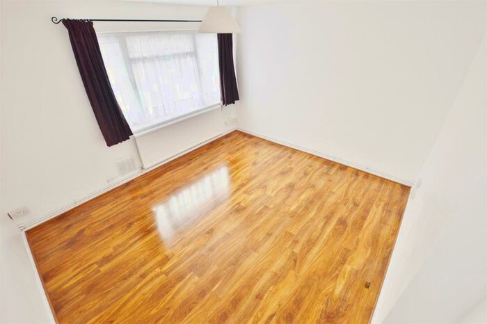 1 Bedroom Flat To Rent In Braemar Road, London, E13