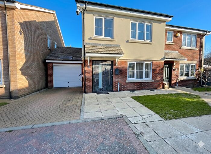 4 Bedroom Semi Detached House To Rent In Luton, Bedfordshire, LU3