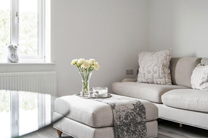 2 Bedroom Flat For Sale In Chaffinch Way, Whiteley, Southampton, Hampshire, PO15