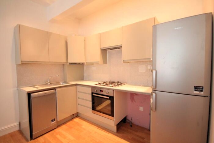 3 Bedroom Flat To Rent In Belmont Road, Harringey, N15