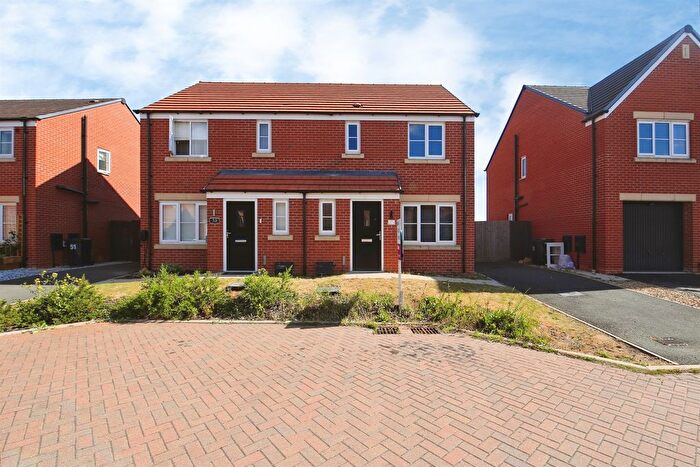 3 Bedroom Semi-Detached House For Sale In Rosewood Way, Hampton Gardens, Peterborough, PE7