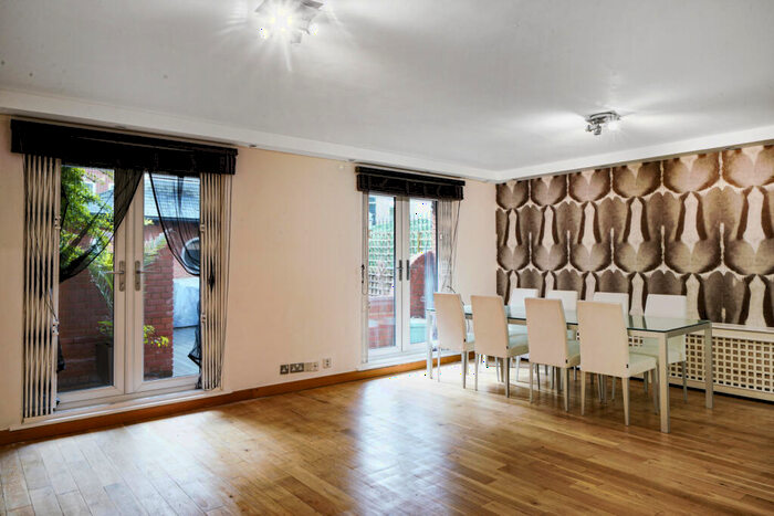2 Bedroom Flat To Rent In La Residence, A Marlborough Place, NW8