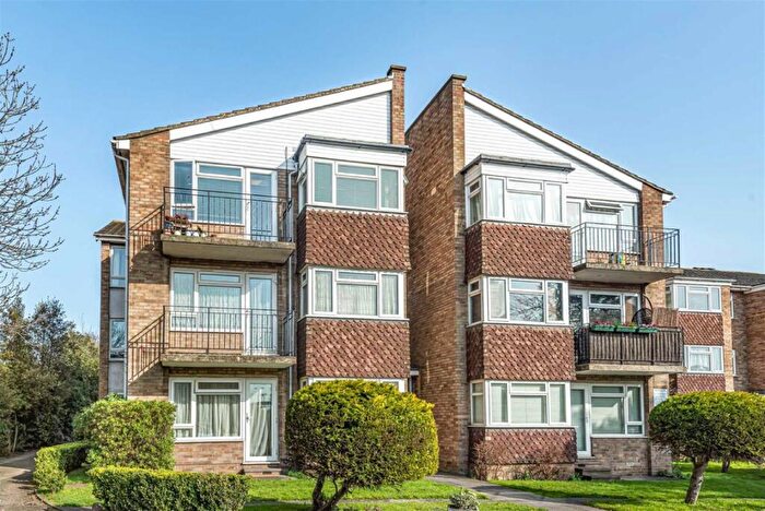 1 Bedroom Flat To Rent In Galsworthy Road, Kingston Upon Thames, KT2