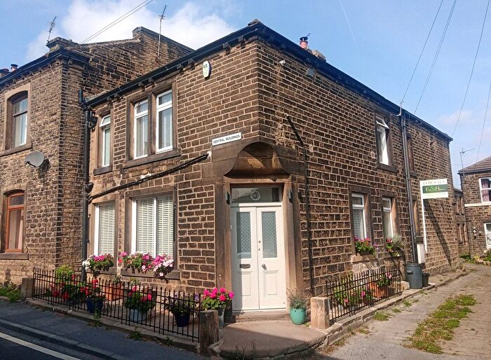 3 Bedroom Terraced House To Rent In Central Buildings, Halifax, West Yorkshire, HX4