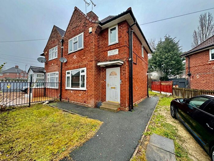 2 Bedroom Semi Detached House To Rent In Amberton Grove, Leeds, West Yorkshire, LS8