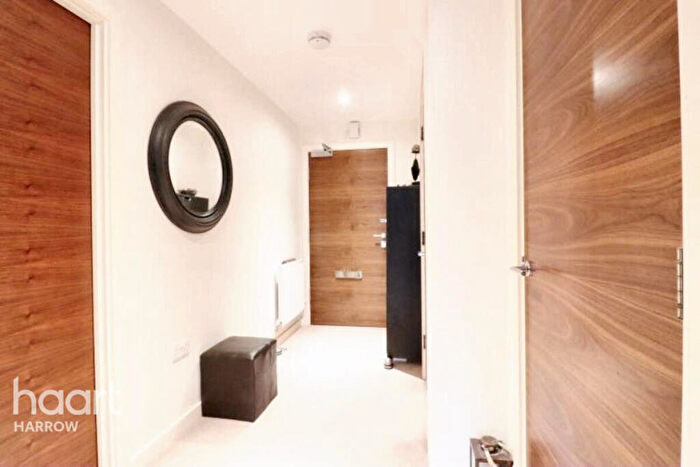 1 Bedroom Apartment For Sale In Howard Road, Stanmore, HA7