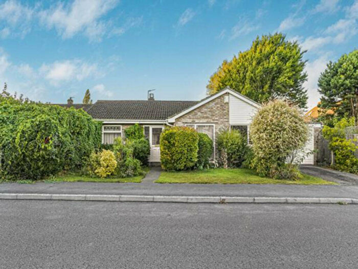 3 Bedroom Bungalow For Sale In Beagles Close, Kidlington, OX5