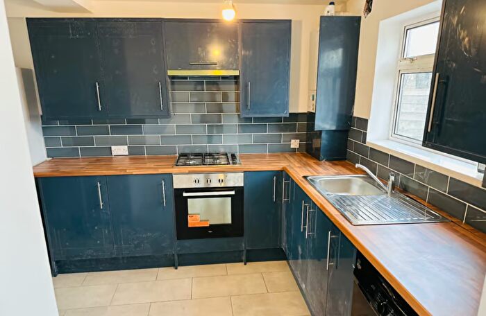 4 Bedroom Semi-Detached House To Rent In St. Awdrys Road, Barking, IG11