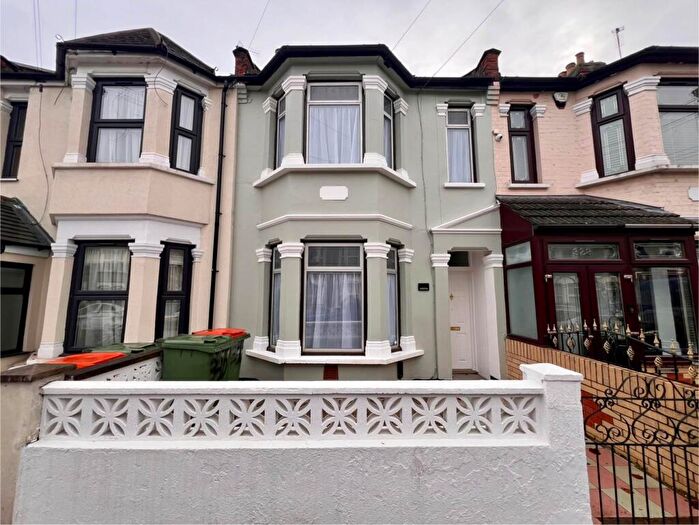 3 Bedroom Terraced House For Sale In Sherrard Road, Manor Park, E12