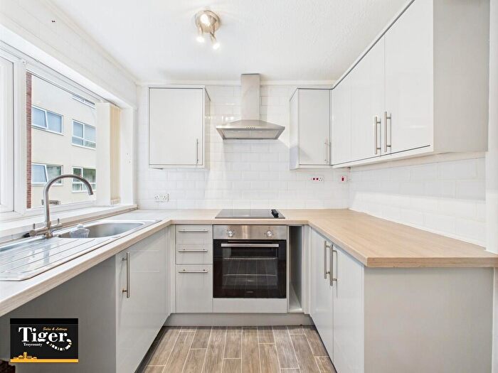 2 Bedroom Flat To Rent In Chester Avenue, Poulton-le-Fylde, FY6