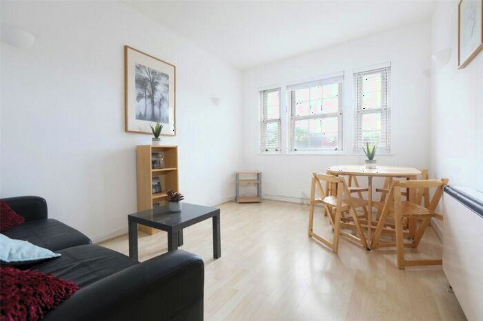 1 Bedroom Apartment To Rent In Sophia Square, Rotherhithe, London, SE16