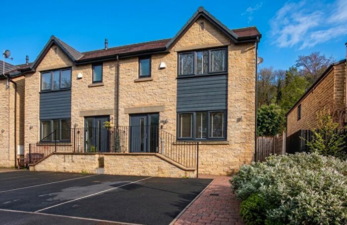3 Bedroom House For Sale In Vale Court, Mill Fold Way, Ripponden, HX6