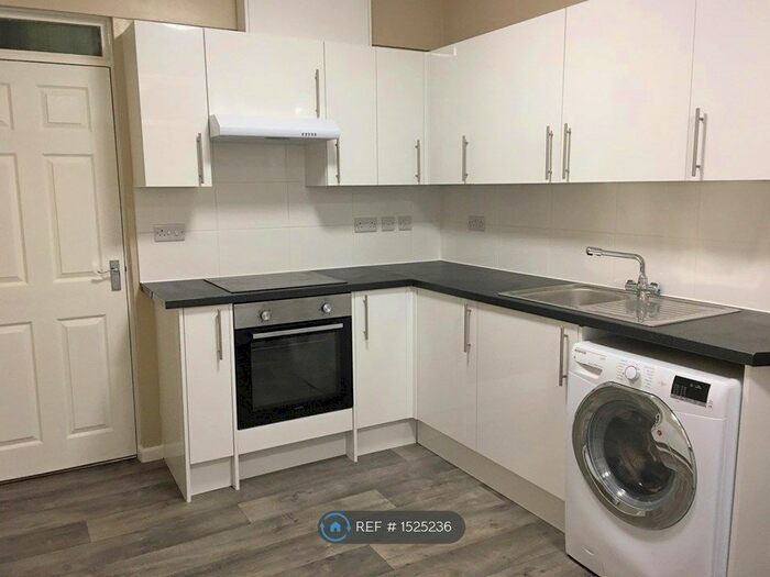 5 Bedroom Terraced House To Rent In Stokes Croft, Bristol, BS1