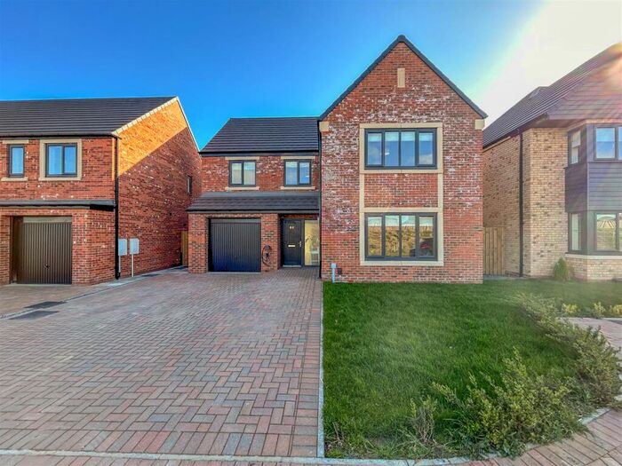 4 Bedroom Detached House To Rent In Corver Crescent, Newcastle Upon Tyne, NE13