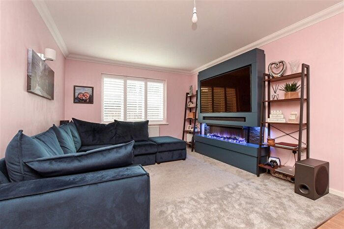 4 Bedroom Terraced House For Sale In Main Road, Edenbridge, Kent, TN8