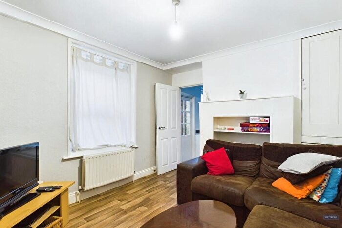 1 Bedroom House To Rent In Atherley Road, Southampton, SO15