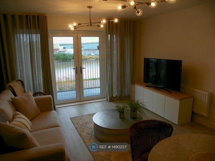 2 Bedroom Flat To Rent In Hobbs Way, Gloucester, GL2