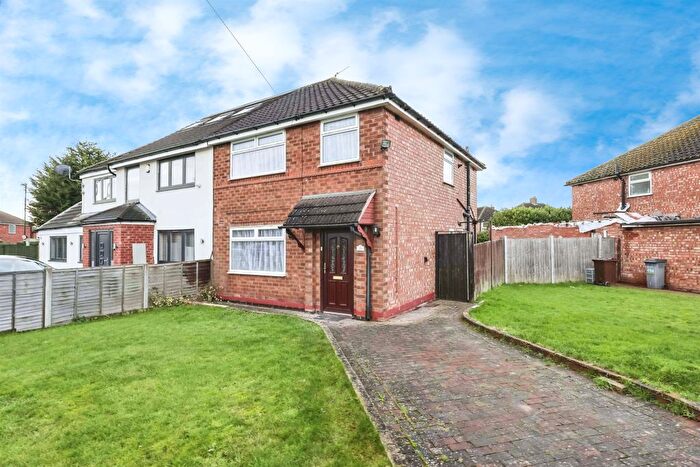 3 Bedroom Semi Detached House For Sale In Wyckham Road, Birmingham, B36
