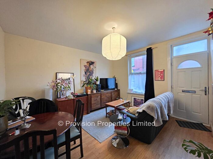 2 Bedroom End Of Terrace House To Rent In Harold Mount, Hyde Park, Leeds, LS6