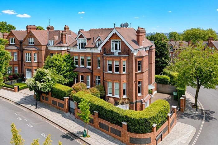 4 Bedroom Flat For Sale In Redington Road, Hampstead, NW3