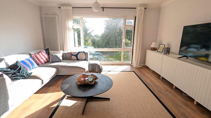 2 Bedroom Apartment For Sale In Walmead Croft, Harborne, Birmingham, B17