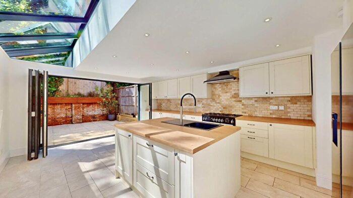 4 Bedroom House To Rent In Holmesdale Road, Highgate, N6