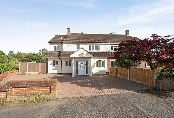 3 Bedroom Semi-Detached House For Sale In Gatwick Way, Hornchurch, RM12