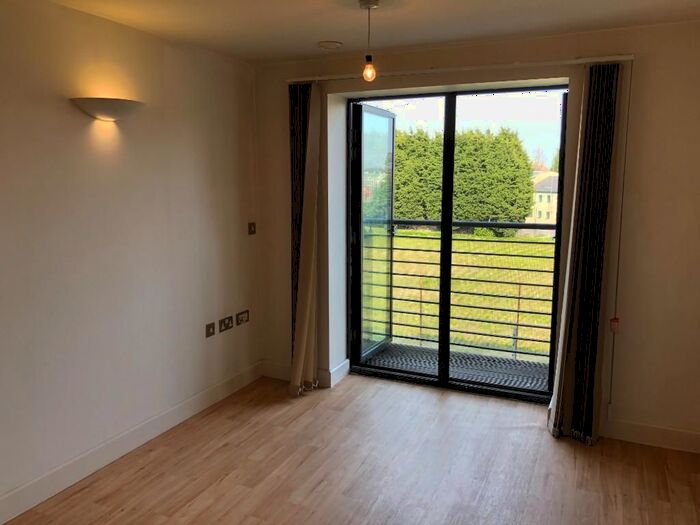 2 Bedroom Flat To Rent In Wolverhampton Street, Walsall, WS2