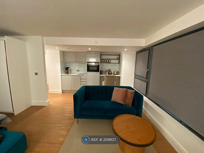 Studio To Rent In Red Lion Square, Wandsworth, SW18