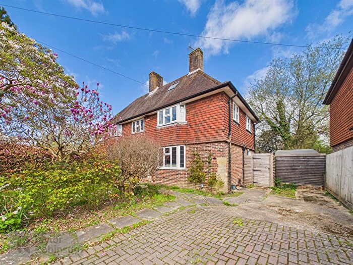 3 Bedroom Semi Detached House For Sale In Newlands Road, Southgate, Crawley, RH11